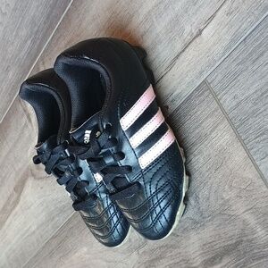 Adidas black & pink youth Soccer Baseball cleats size 11k